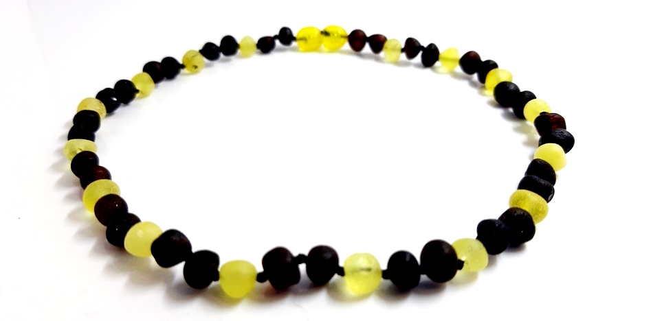 Vaikiški gintariniai karoliai