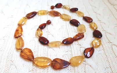 Natūralus Baltijos gintaro karoliai