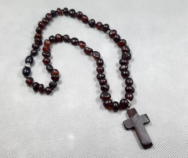 Natūralaus Baltijos gintaro vyriški karoliai su kryžiuku