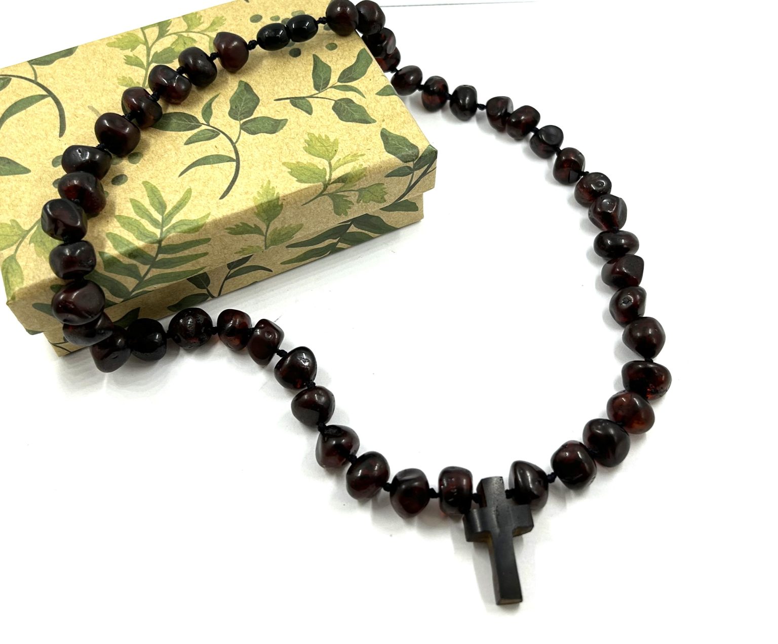 Gintaro vyriški karoliai su križiu