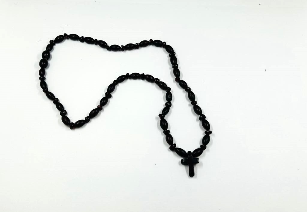 Gintaro vyriški karoliai su križiu