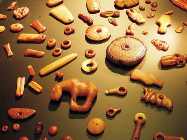 Gintariniai papuošalai iš viduramžių2